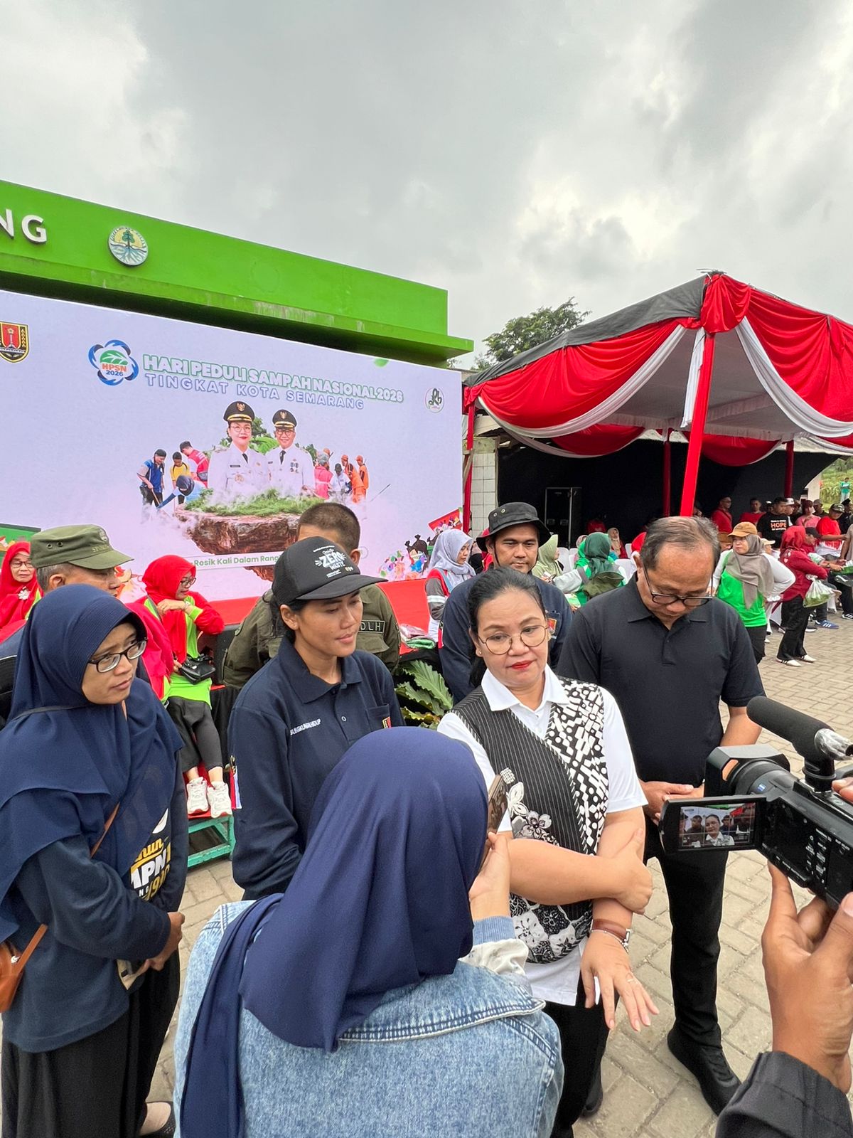 Foto Aksi Bersih Bersih Sungai Dalam Rangka Memperingati HPSN