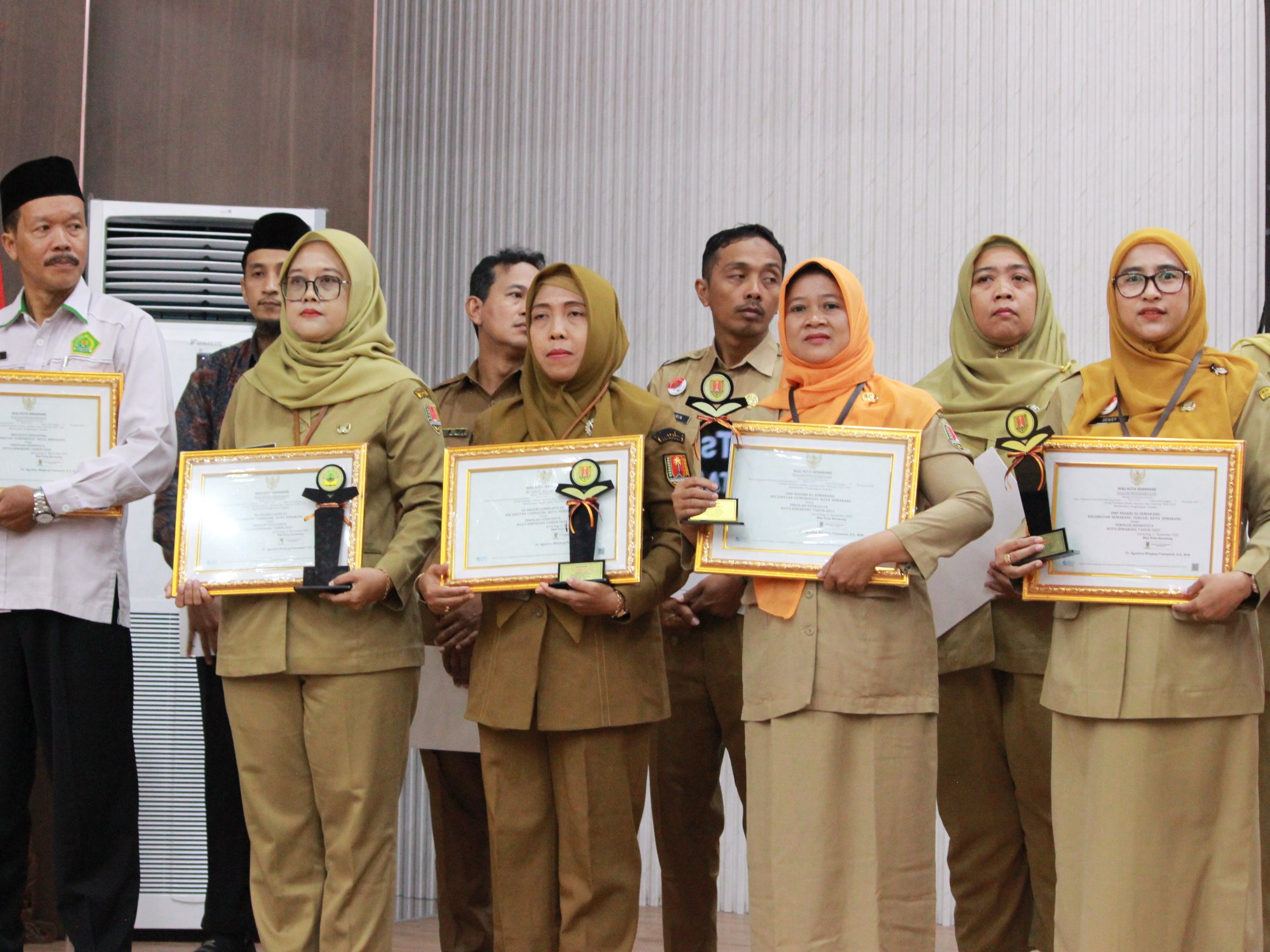 Foto Pemkot Semarang Apresiasi 5 Kelurahan Terbaik di Program Kampung Iklim